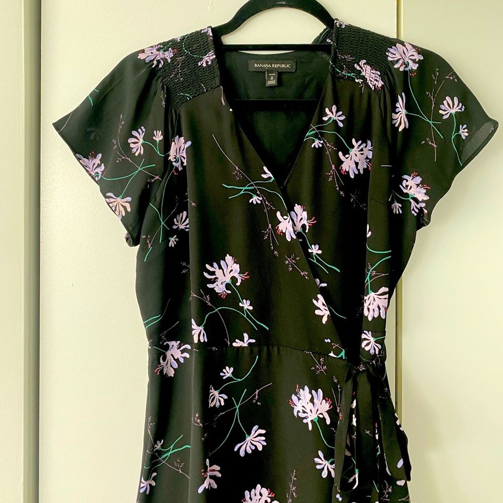 Banana Republic floral wrap mini dress - Size 0P